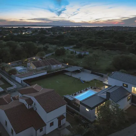 Villa Modern With Outdoor Pool