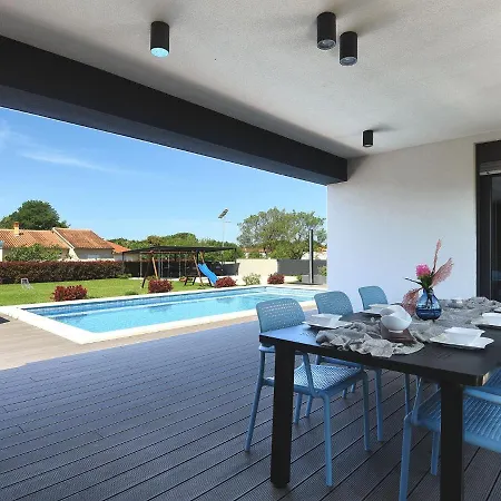 Villa Modern With Outdoor Pool *