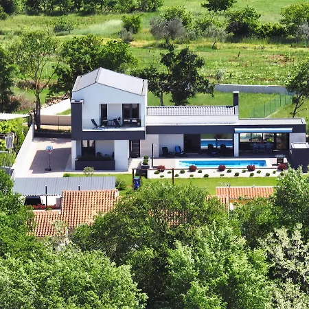 Modern With Outdoor Pool * Valbandon