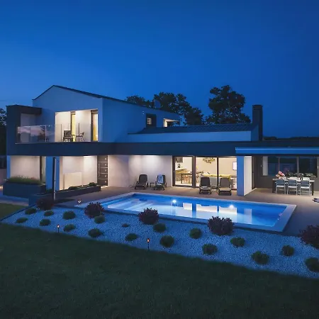 Modern With Outdoor Pool Villa