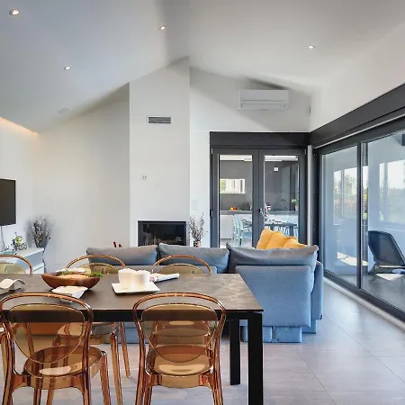 Modern With Outdoor Pool Villa Valbandon